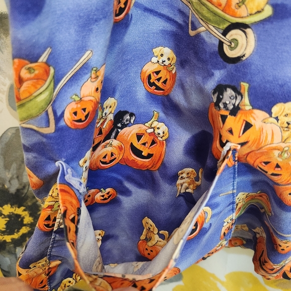 Adorable Uniform City Halloween scrub top! Pumpkins and puppies, so festive! - Picture 6 of 9